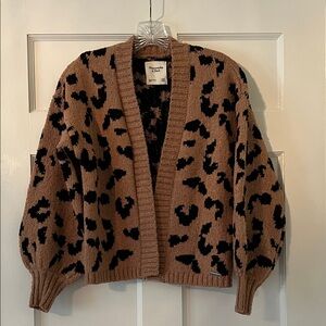 Abercrombie & Fitch animal print/leopard cardigan